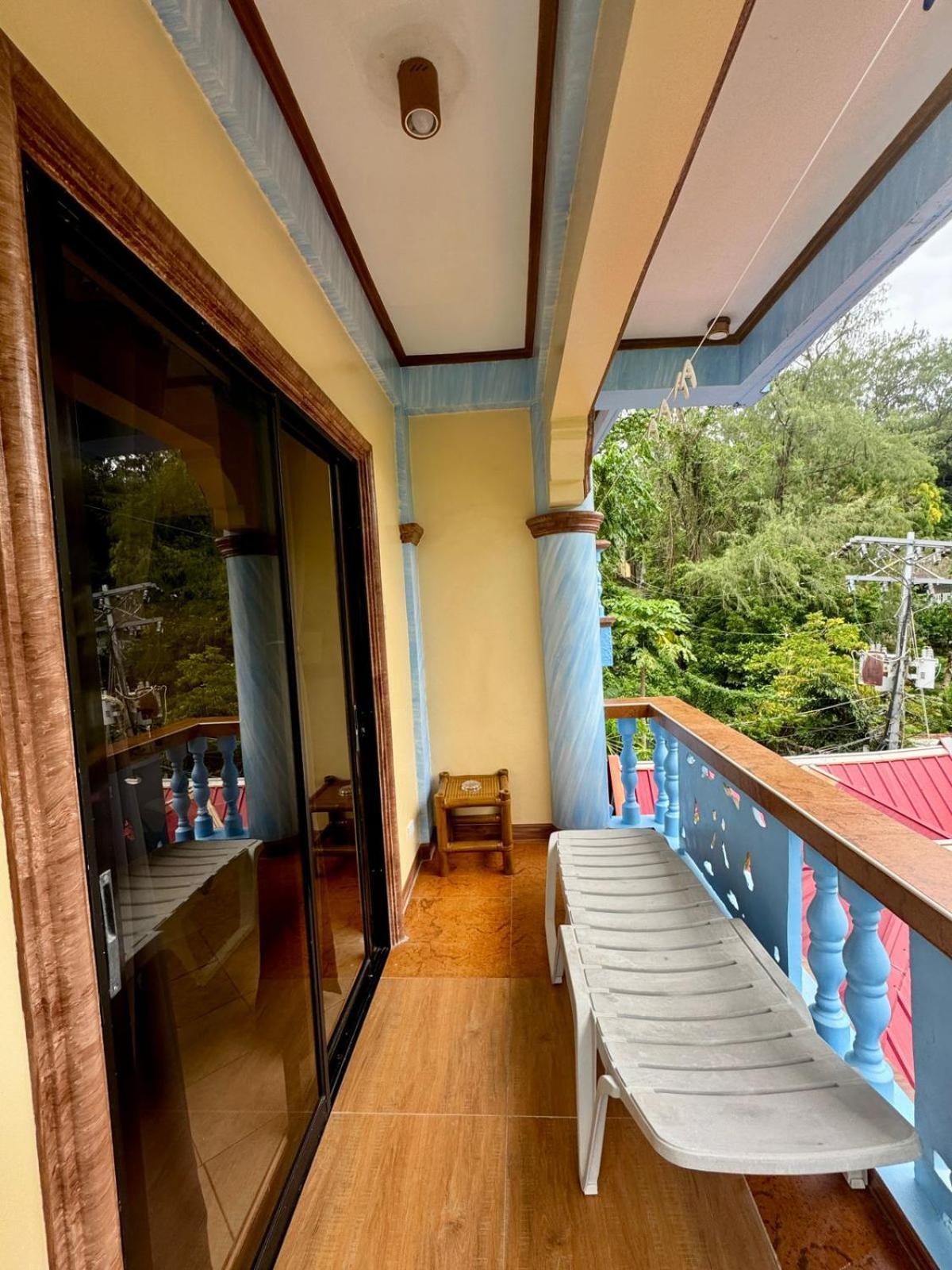 Ocean Breeze Inn Manoc-Manoc エクステリア 写真
